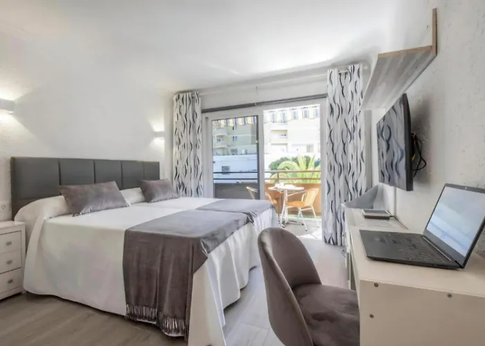 Playa Jardin Apartment